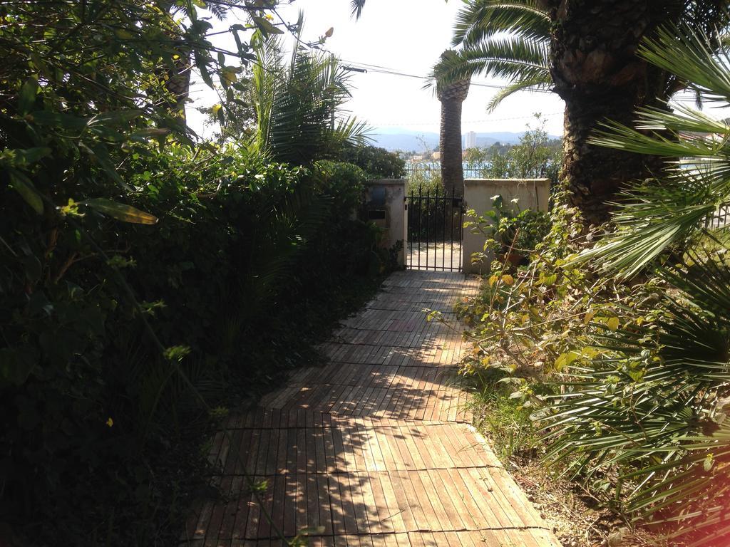 La Mandarinette Hotel La Seyne-sur-Mer Bagian luar foto
