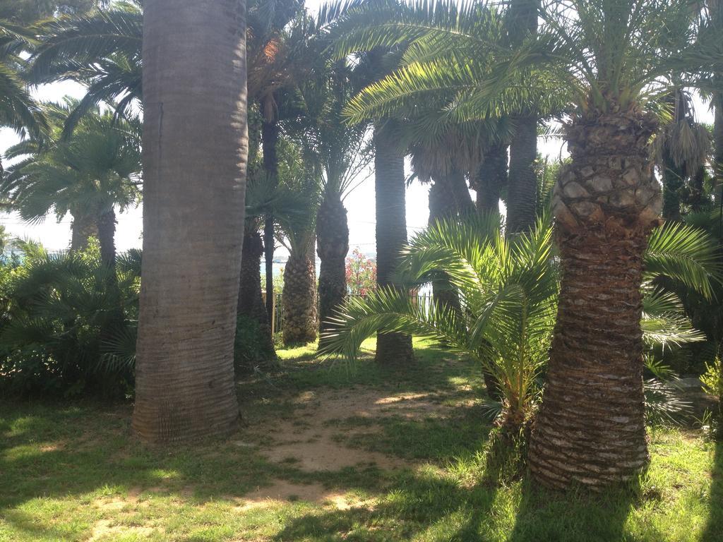 La Mandarinette Hotel La Seyne-sur-Mer Bagian luar foto